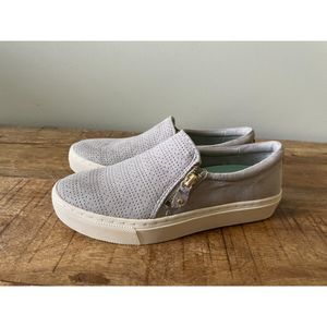 Women's Sz 6 Dr. Scholl's No Chill Slip On Sneaker Soft Grey Microfiber Casual